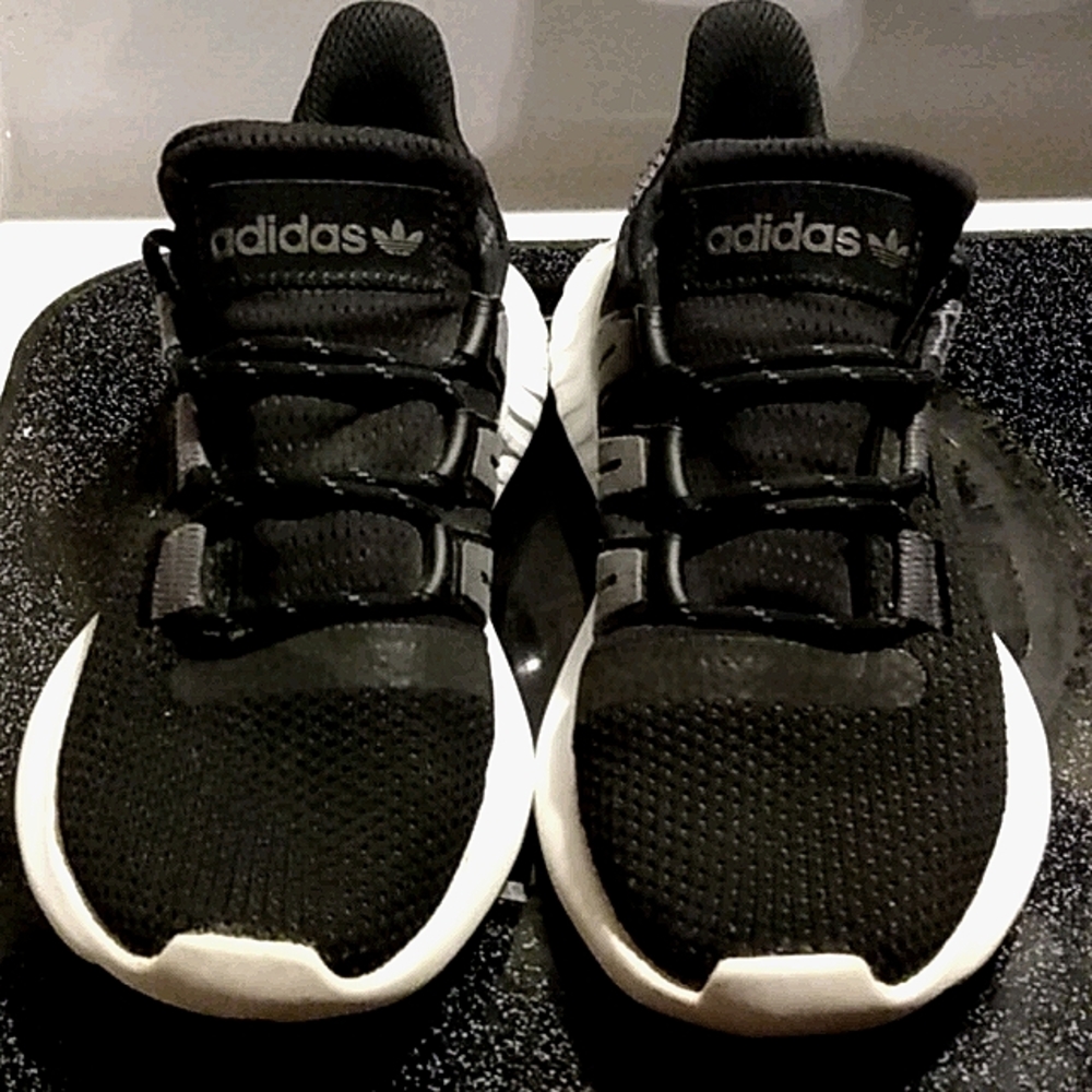 Youth size 4 Adidas Tennis Shoes